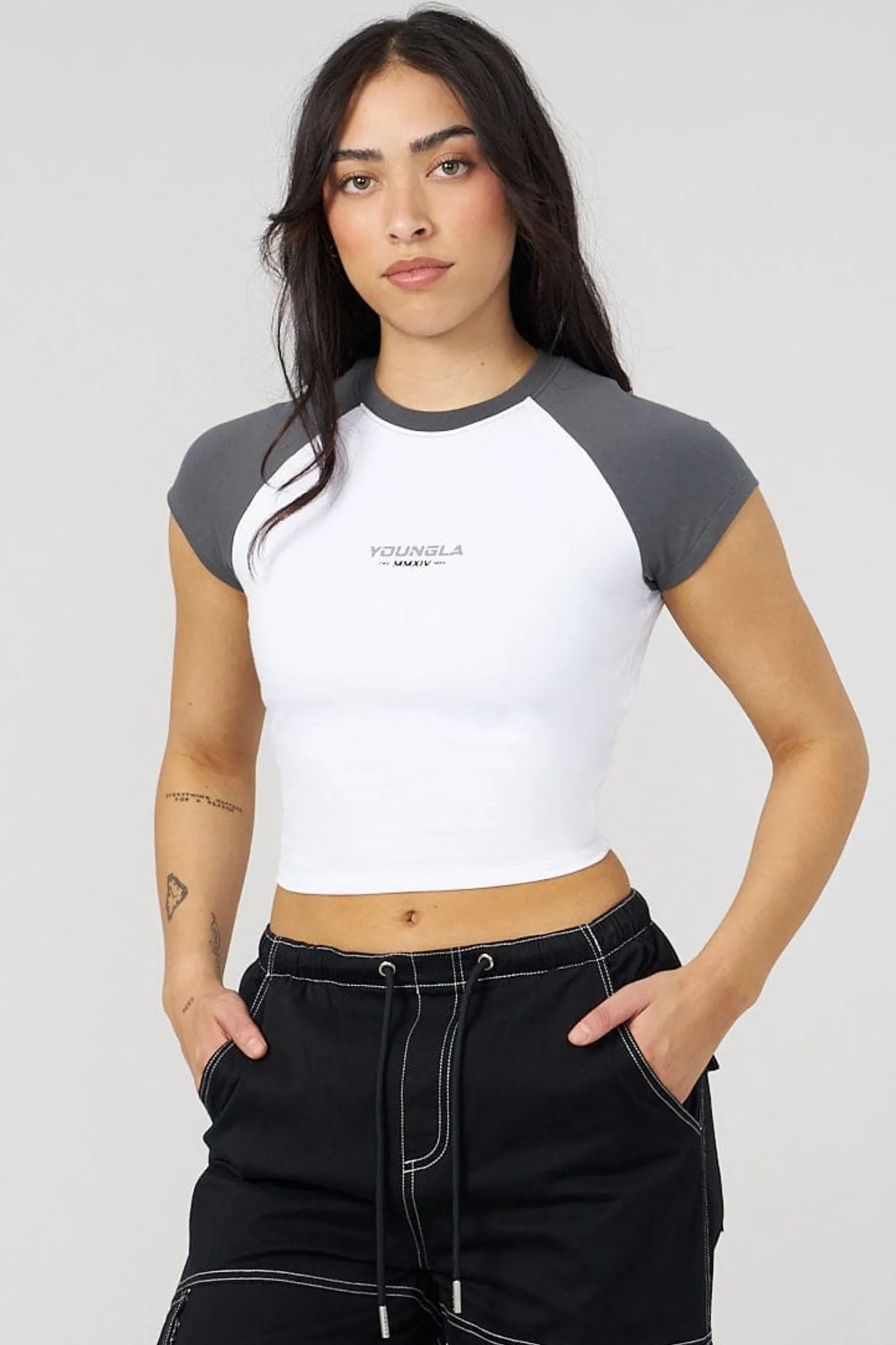 Youngla W441 Raglan Baby Tee<Women Tops