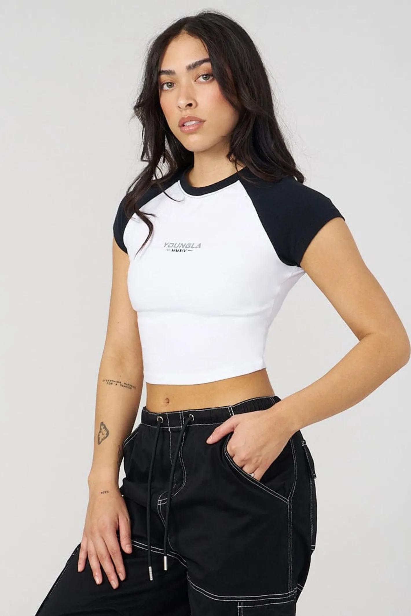 Youngla W441 Raglan Baby Tee<Women Tops